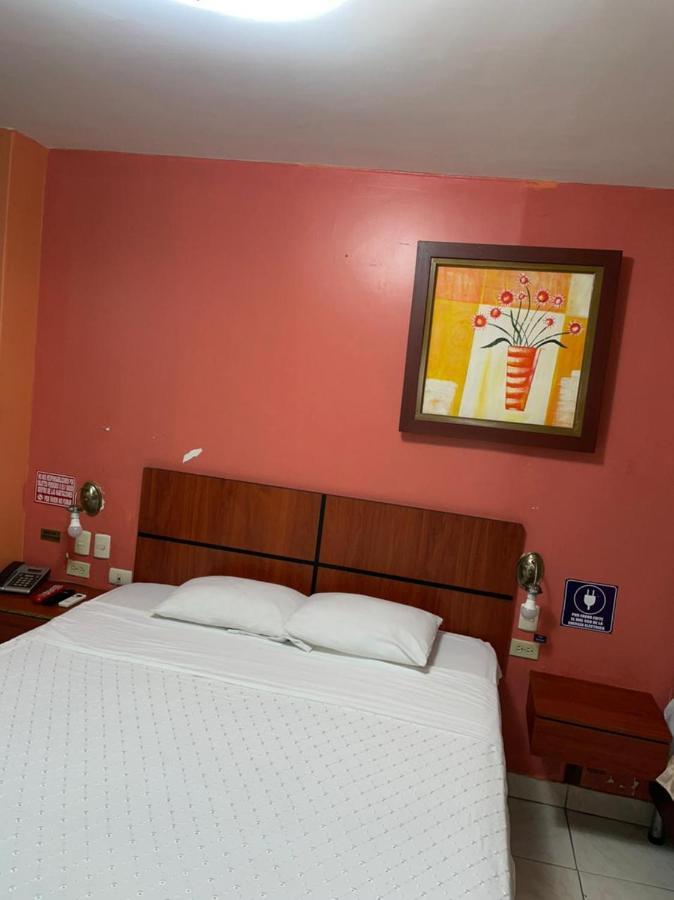Tropical Inn Hotel Гуаякіль Екстер'єр фото