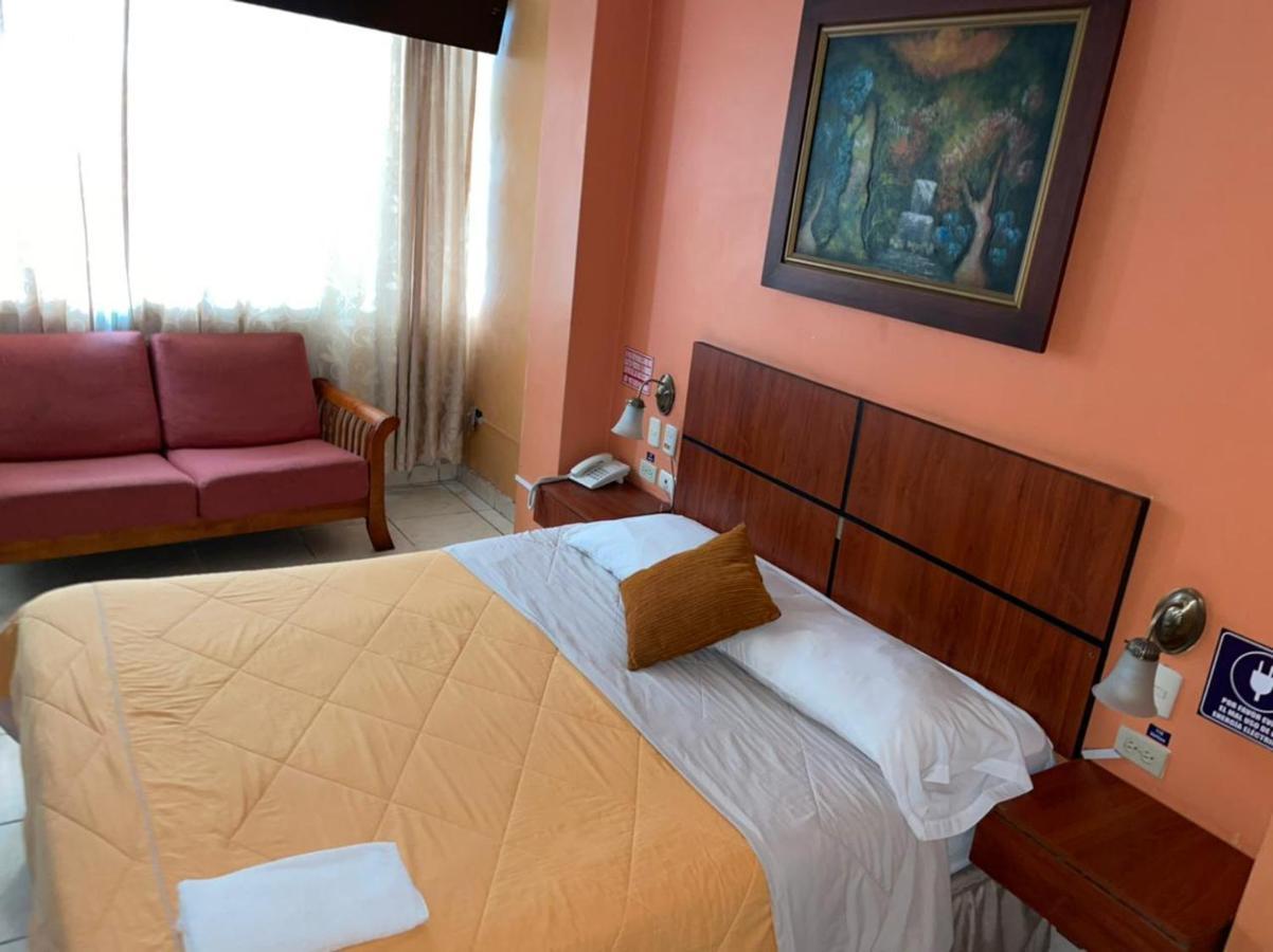 Tropical Inn Hotel Гуаякіль Екстер'єр фото