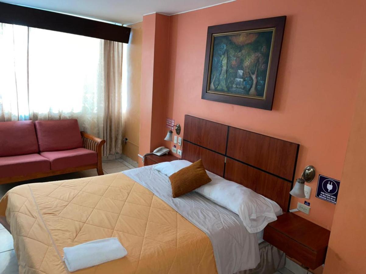 Tropical Inn Hotel Гуаякіль Екстер'єр фото