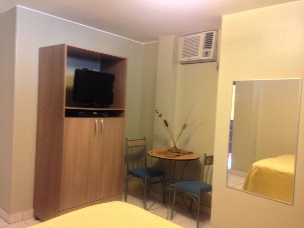 Tropical Inn Hotel Гуаякіль Екстер'єр фото