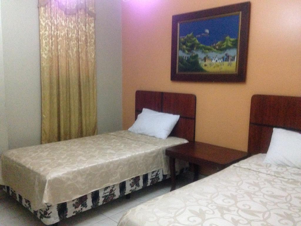 Tropical Inn Hotel Гуаякіль Екстер'єр фото