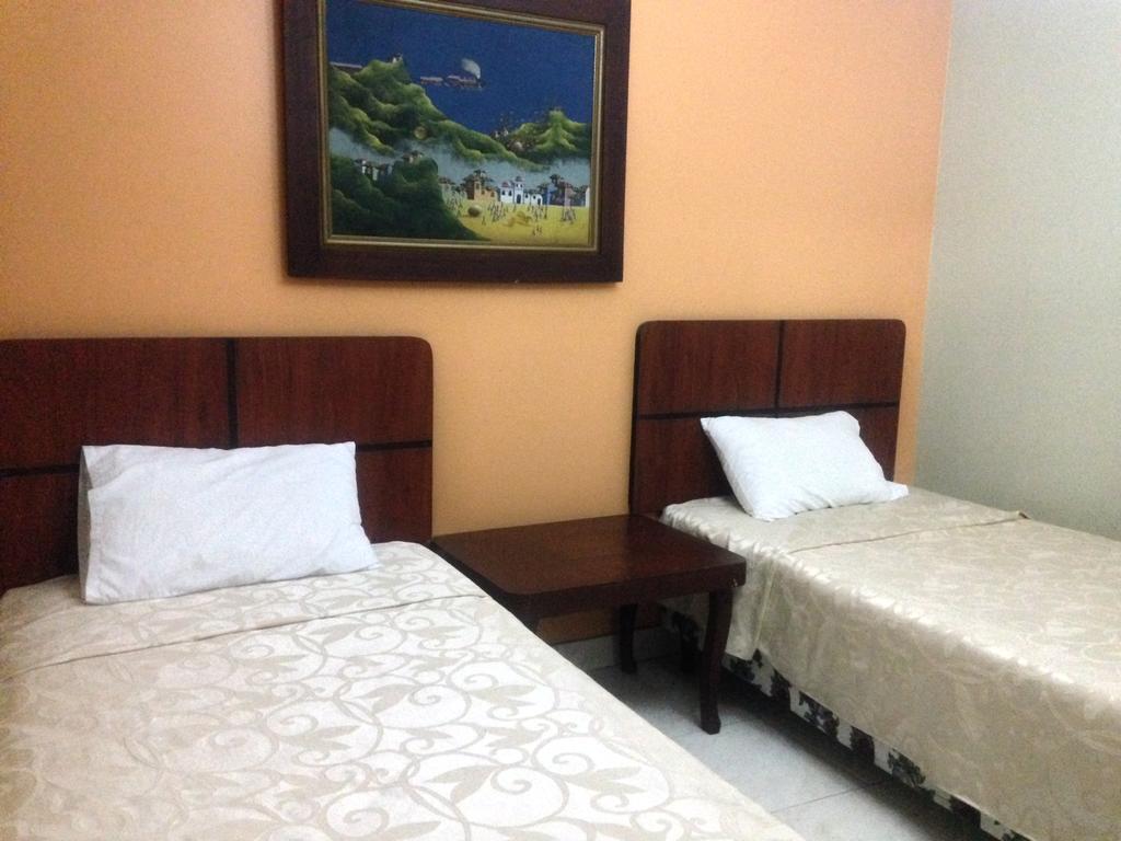Tropical Inn Hotel Гуаякіль Екстер'єр фото