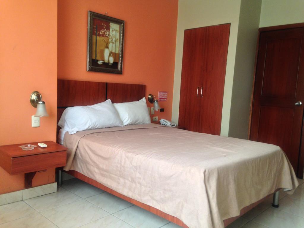 Tropical Inn Hotel Гуаякіль Номер фото