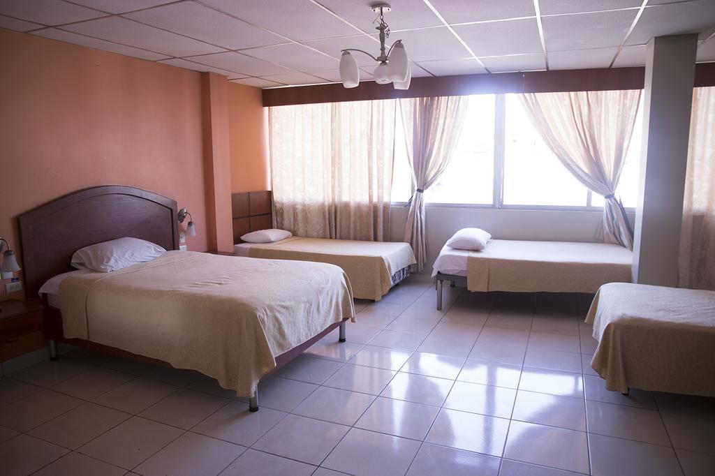 Tropical Inn Hotel Гуаякіль Екстер'єр фото