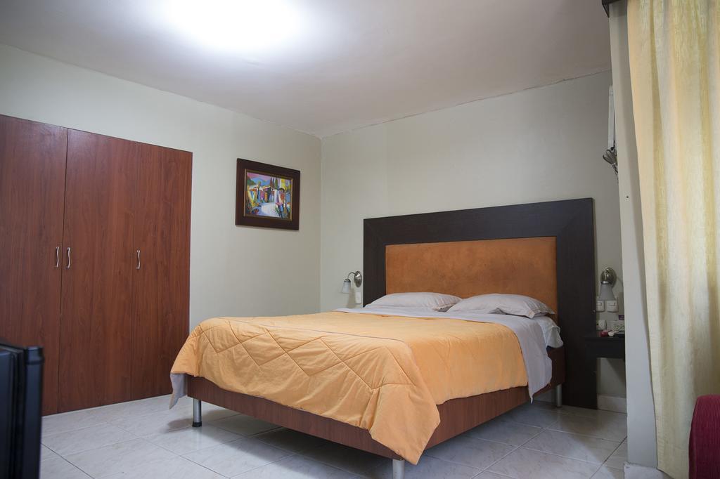 Tropical Inn Hotel Гуаякіль Екстер'єр фото