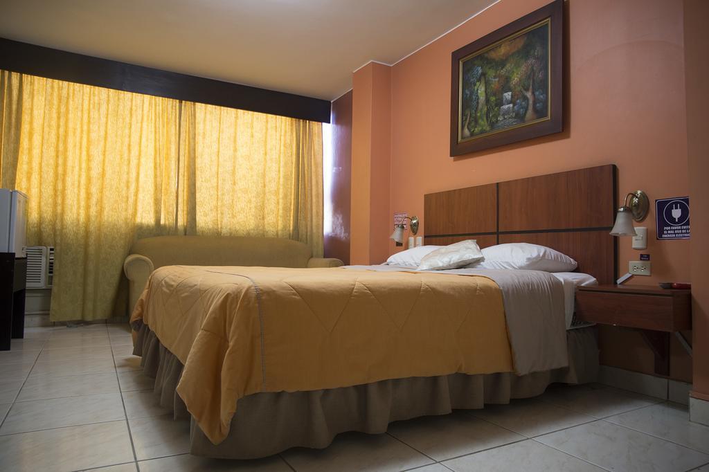 Tropical Inn Hotel Гуаякіль Екстер'єр фото