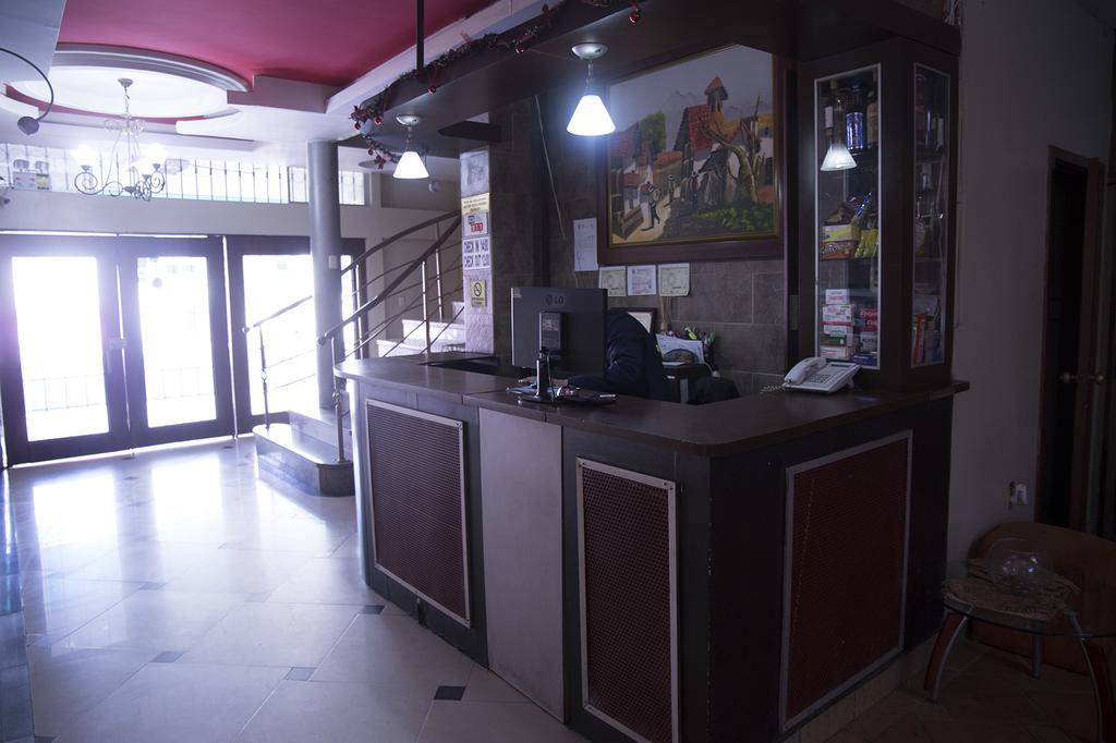 Tropical Inn Hotel Гуаякіль Екстер'єр фото