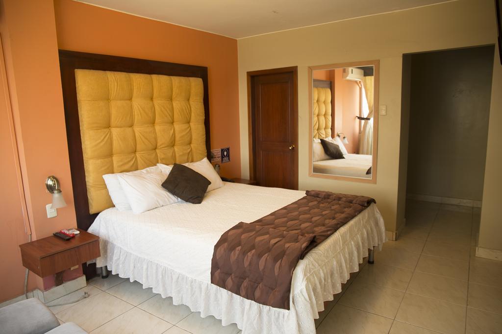 Tropical Inn Hotel Гуаякіль Екстер'єр фото
