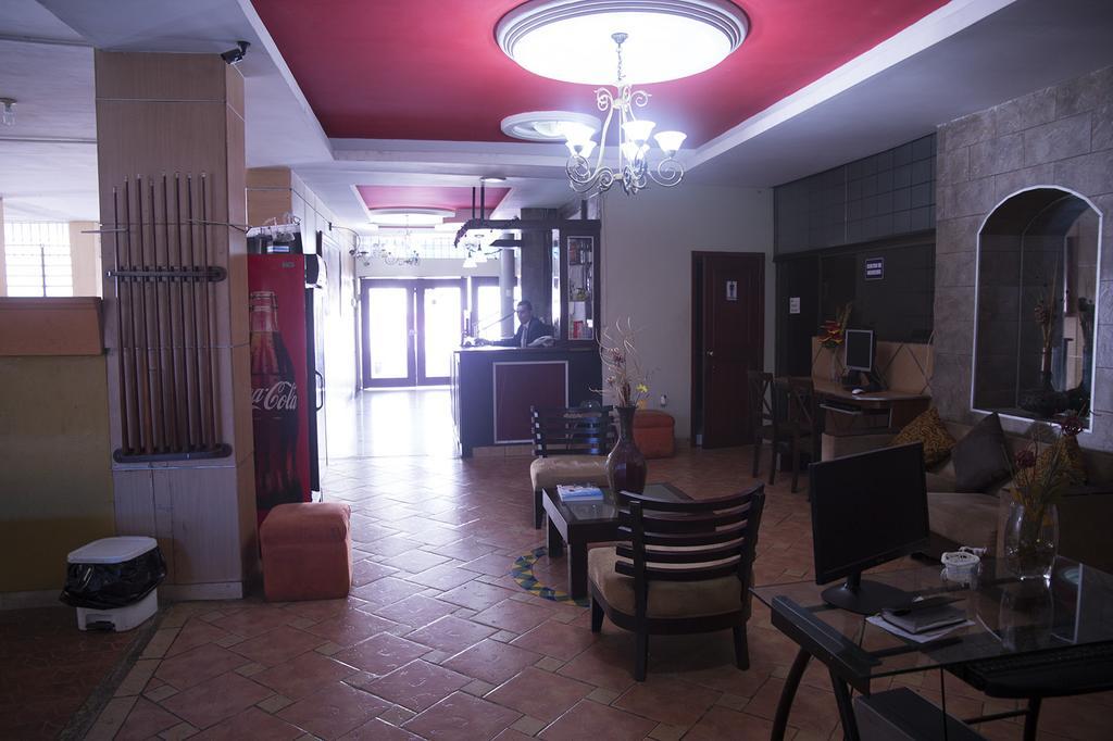 Tropical Inn Hotel Гуаякіль Екстер'єр фото