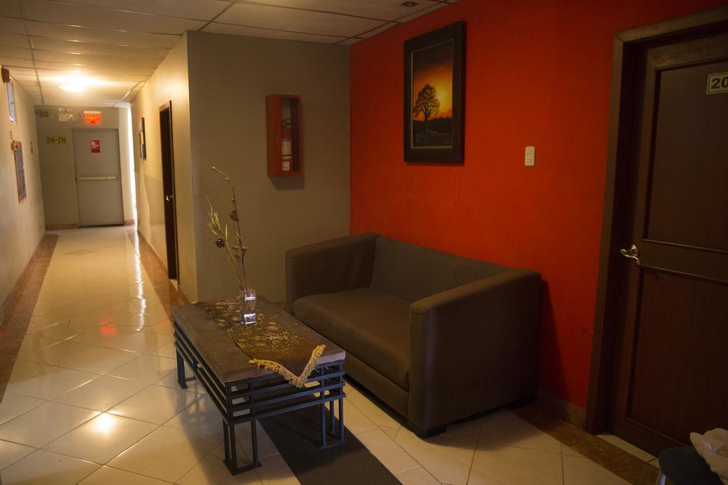 Tropical Inn Hotel Гуаякіль Екстер'єр фото