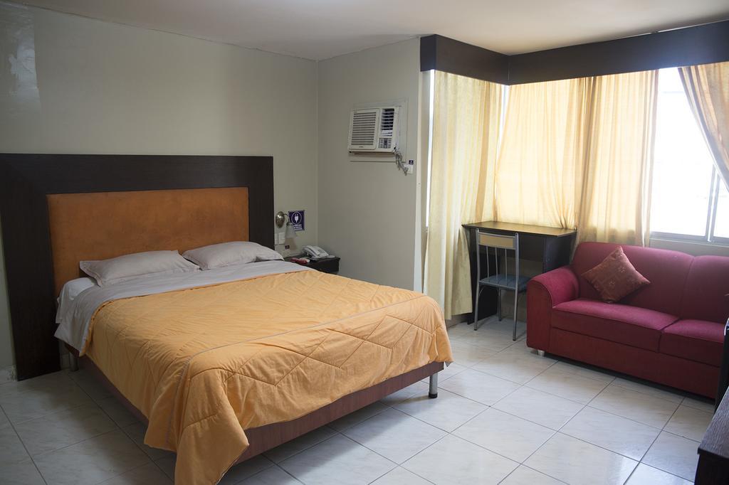 Tropical Inn Hotel Гуаякіль Екстер'єр фото